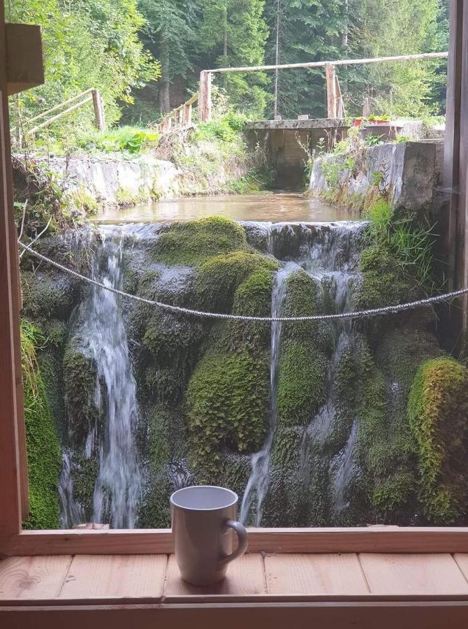 Wooden House With A Waterfall "Stipanov Mlin" Villa พลิตวิชกา เยเซรา ภายนอก รูปภาพ