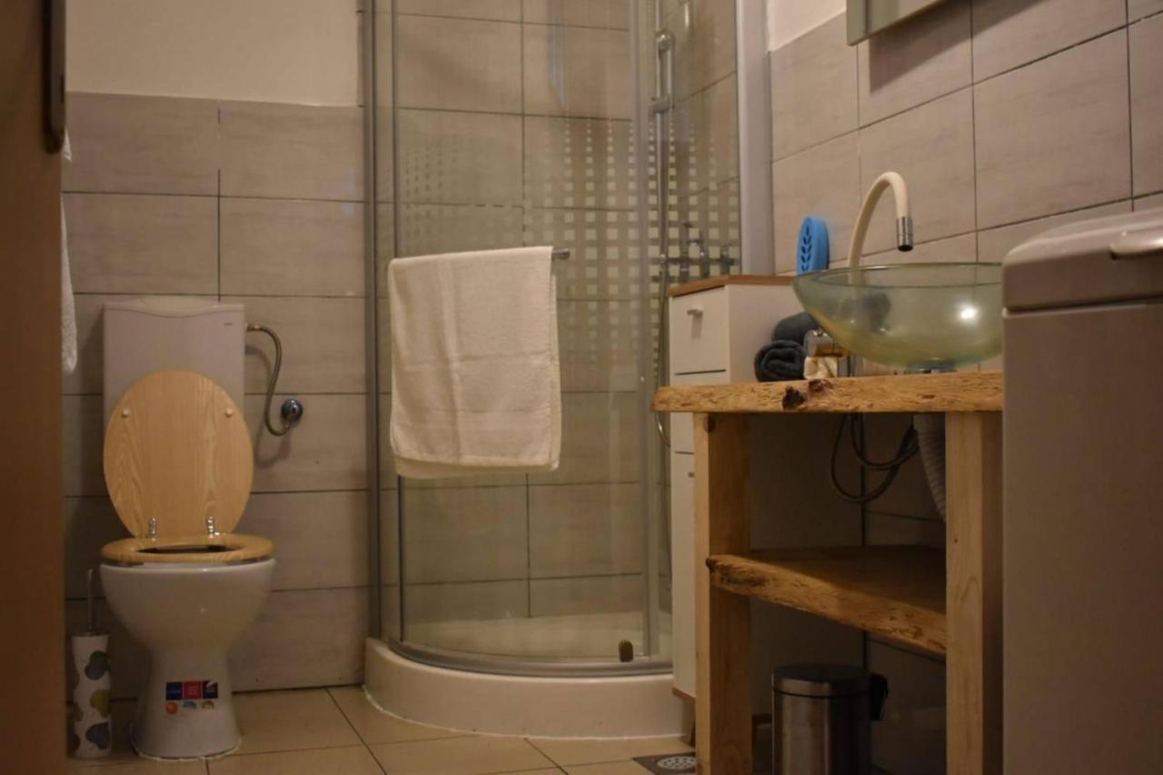 Wooden House With A Waterfall "Stipanov Mlin" Villa พลิตวิชกา เยเซรา ภายนอก รูปภาพ