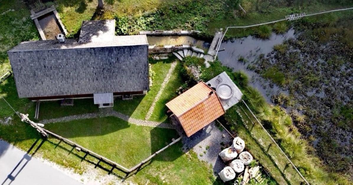 Wooden House With A Waterfall "Stipanov Mlin" Villa พลิตวิชกา เยเซรา ภายนอก รูปภาพ