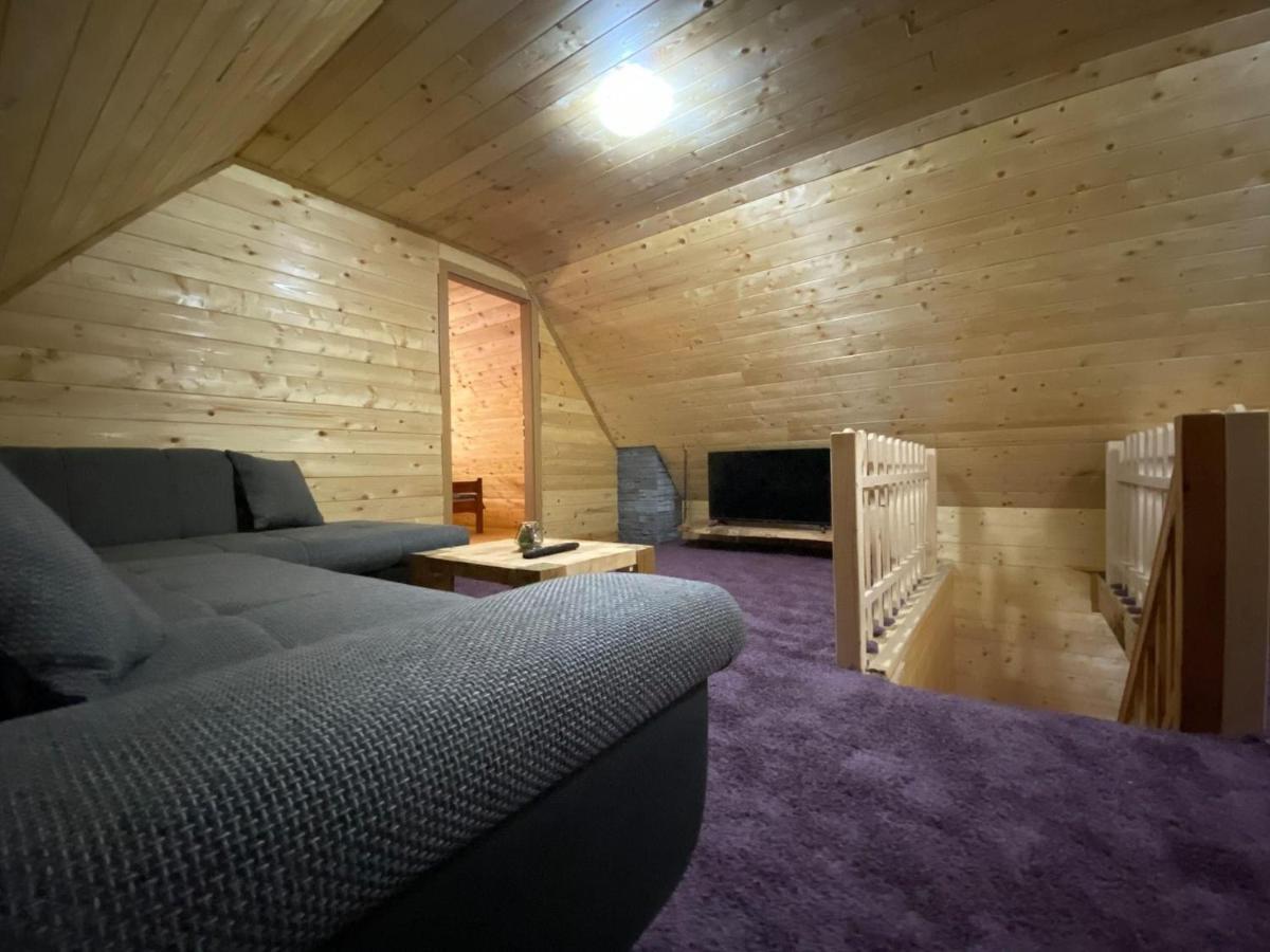 Wooden House With A Waterfall "Stipanov Mlin" Villa พลิตวิชกา เยเซรา ภายนอก รูปภาพ